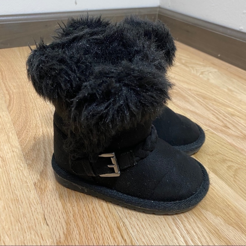 Cat & Jack Blue Buckle Faux Fur Boots Sz 5 Girls